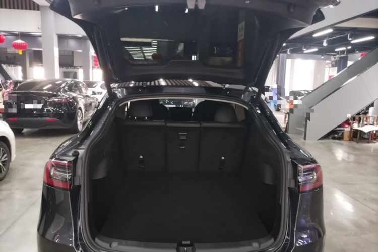 Tesla Model Y 2024 #19 Tesla Model Y 2024 car image #19