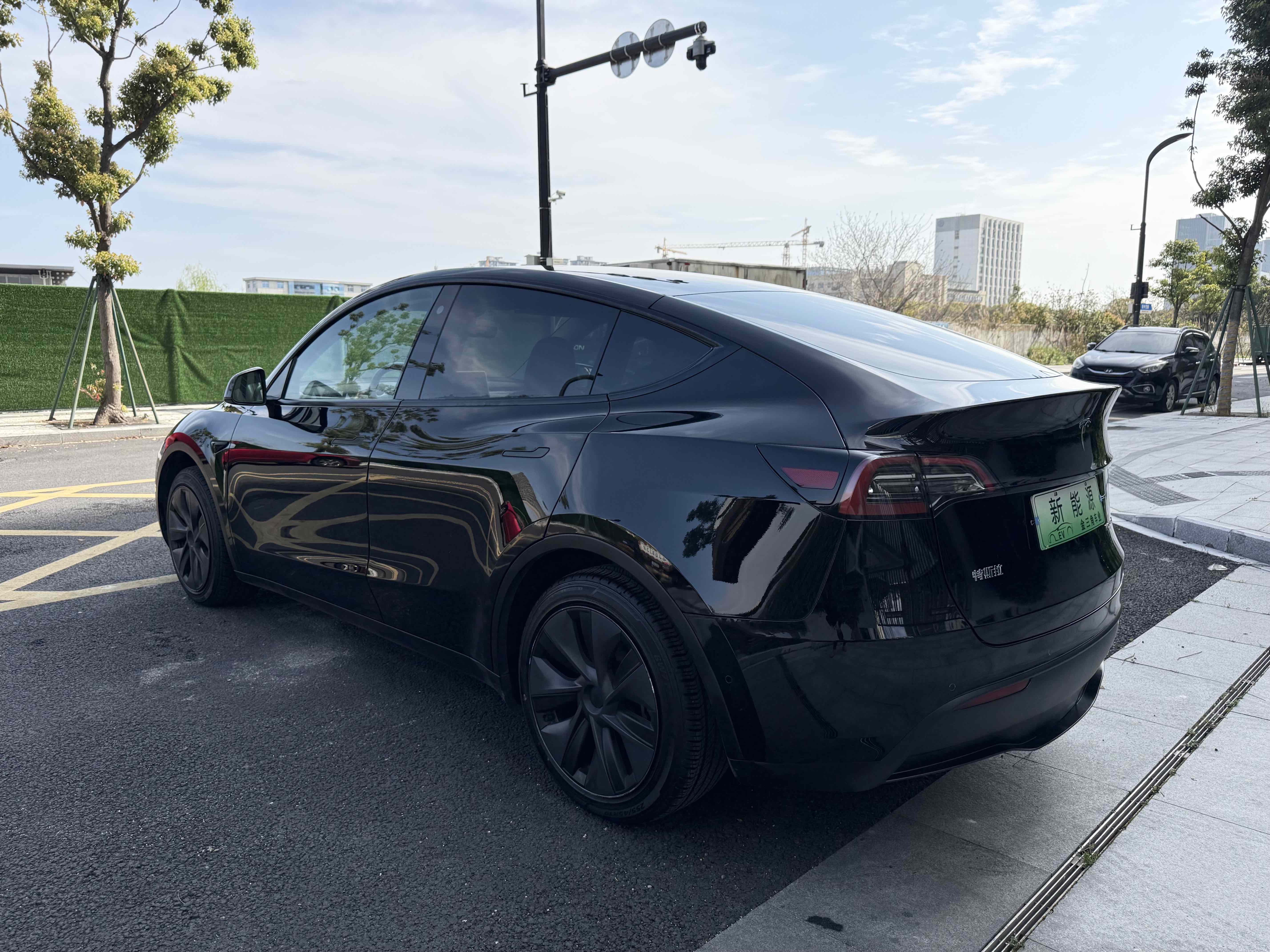 Tesla Model Y 2024 #11 Tesla Model Y 2024 car image #11