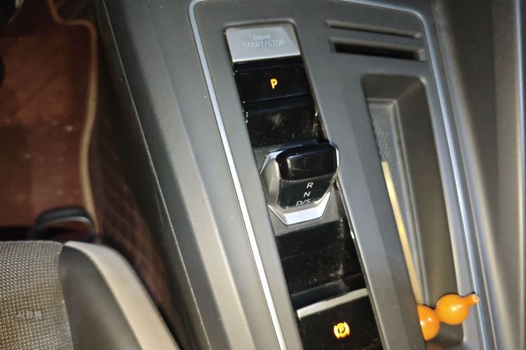 Volkswagen Golf 2021 imagem de carro #16