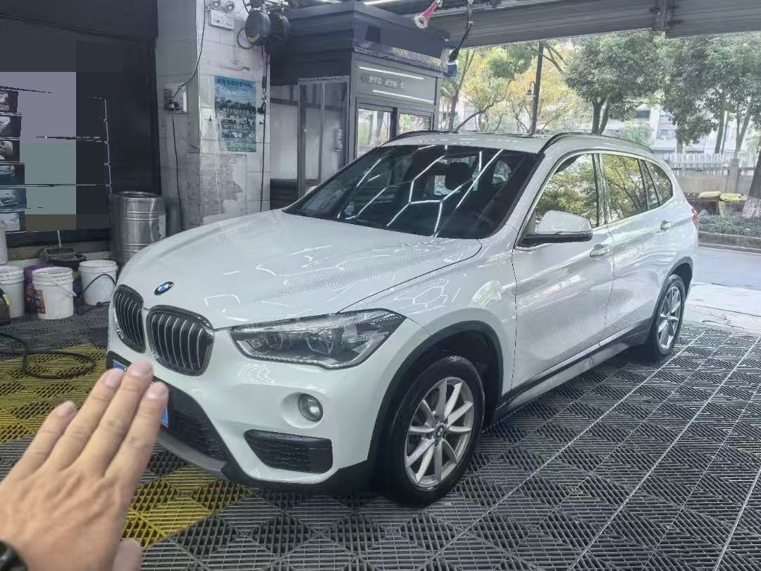 BMW X1 2018 BMW X1 2018 car image