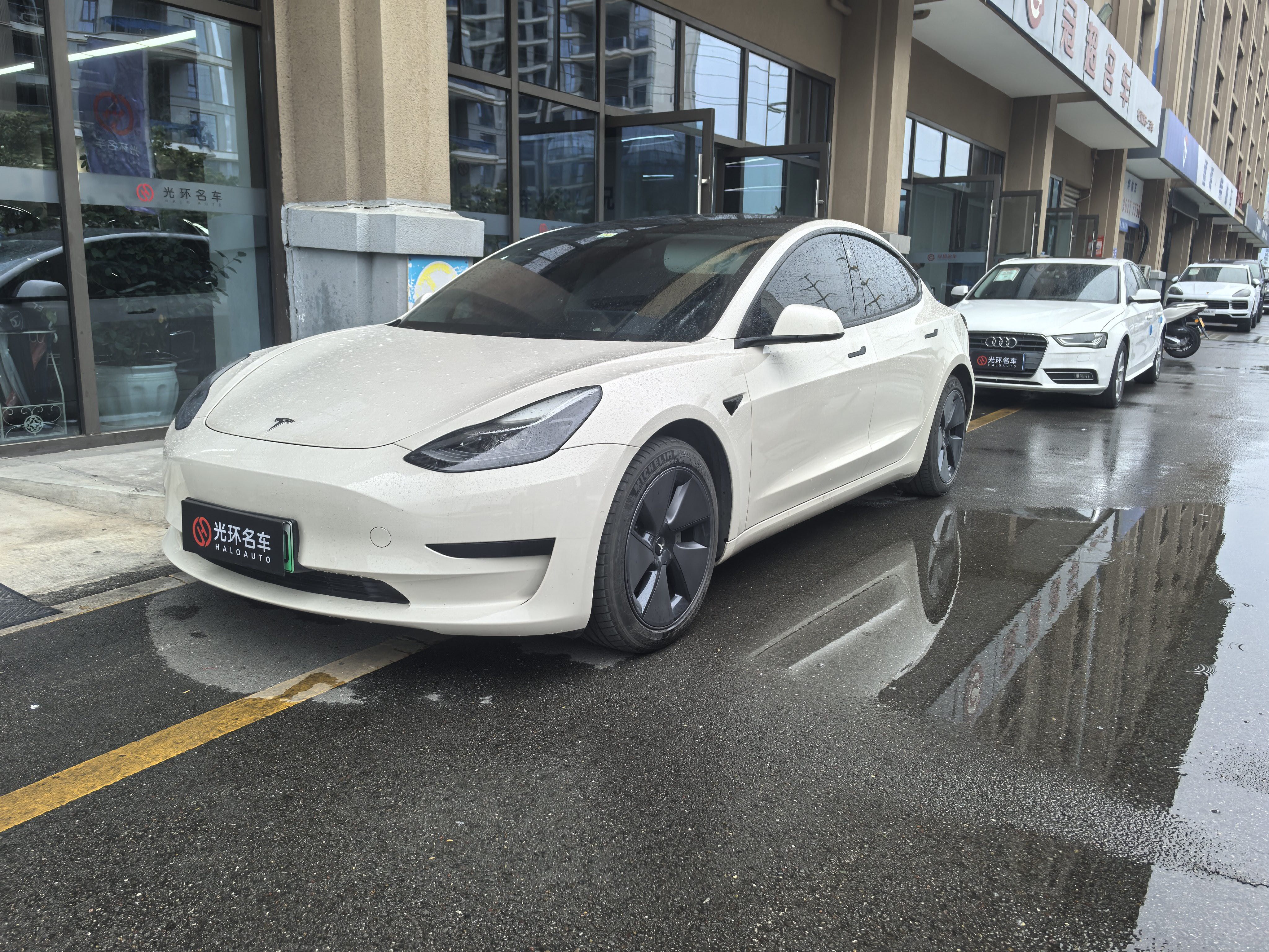 Tesla Model 3 2021 car image 