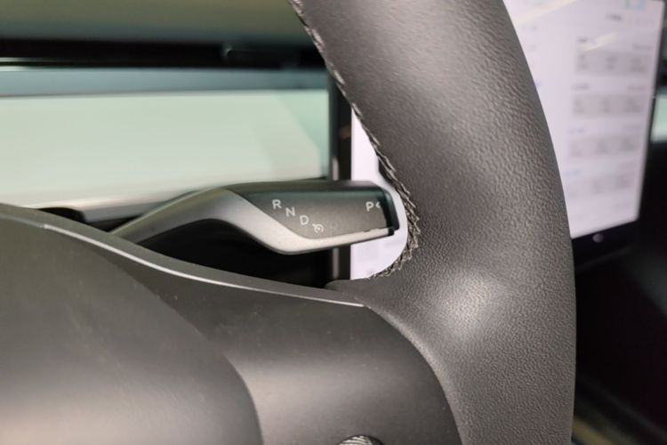 Tesla Model Y 2022 car image #18