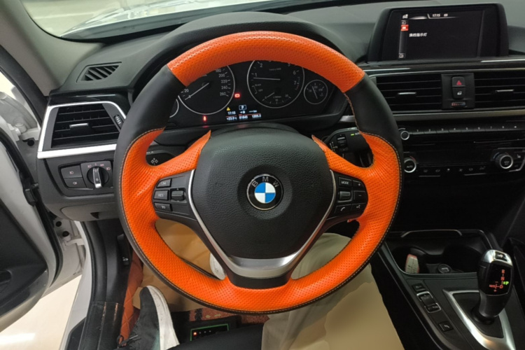 BMW 3 Series 2017 car image #11