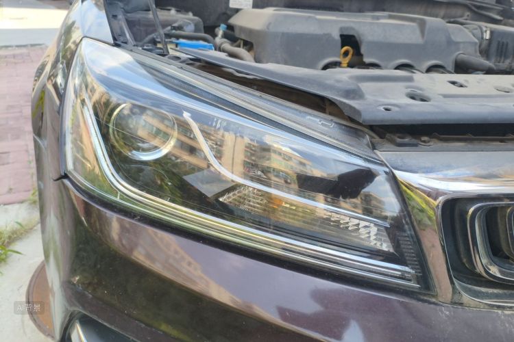 GEELY Emgrand 2018 car image #8