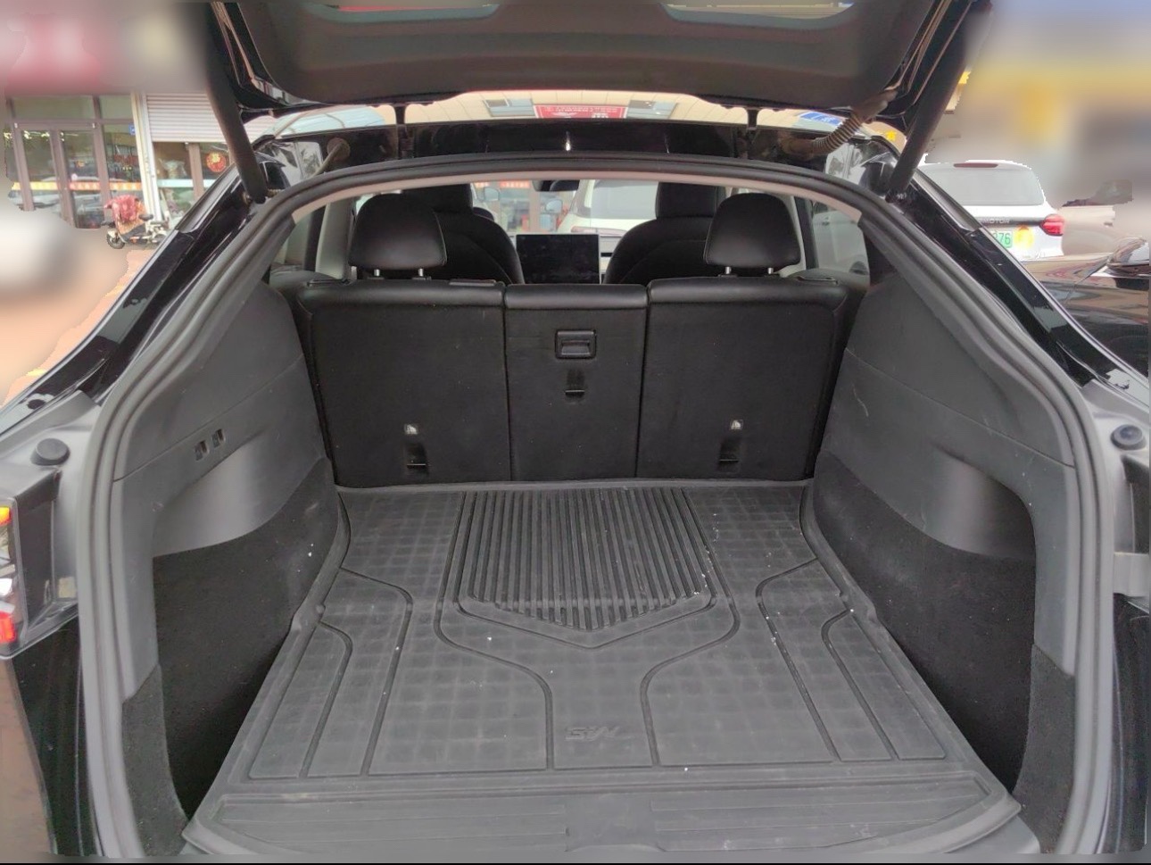 Tesla Model Y 2021 car image #2