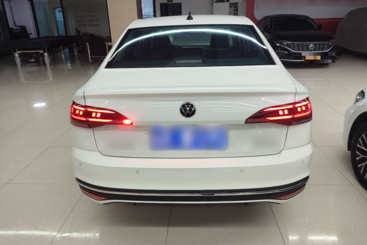 Volkswagen Bora 2025 car image #4