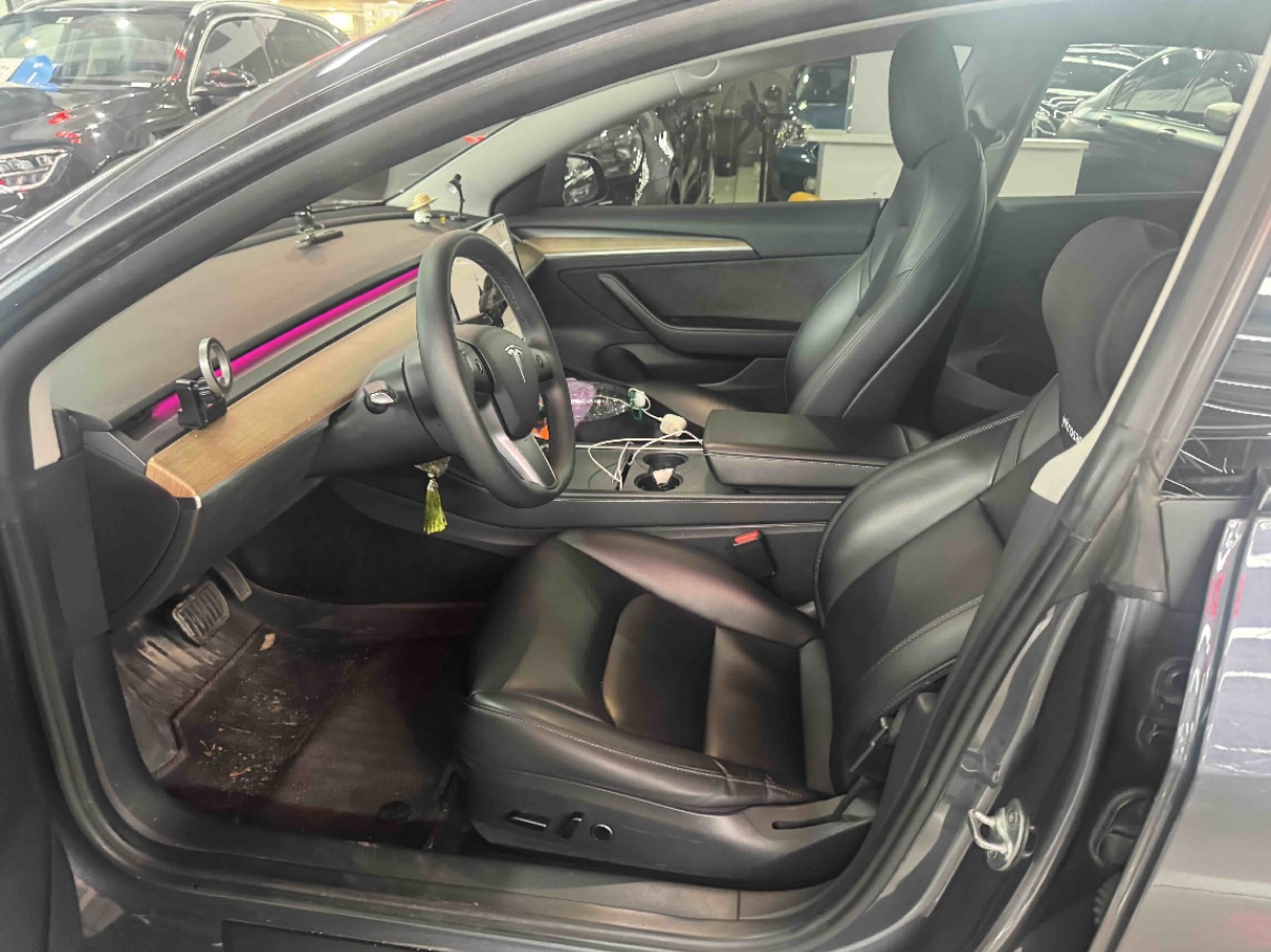 Tesla Model 3 2022 car image #2