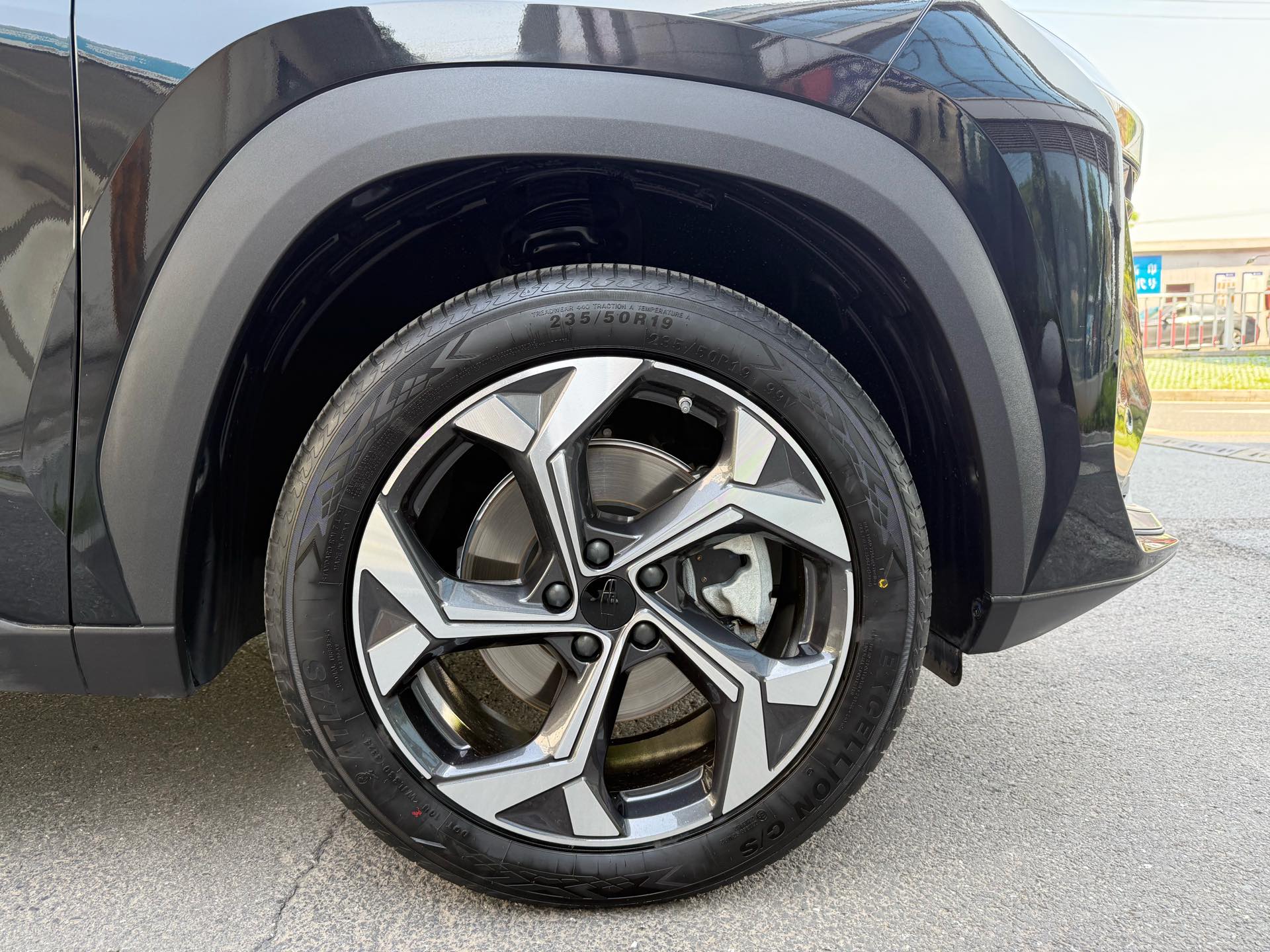 GEELY Boyue L 2024 car image #13