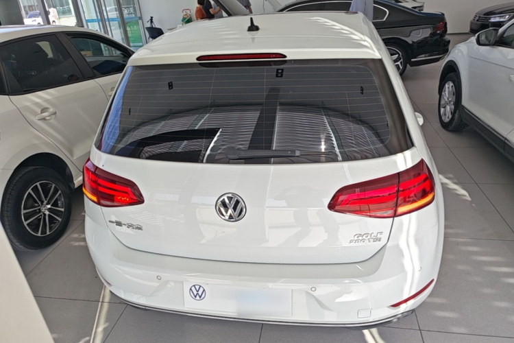 Volkswagen Golf 2020 #6 Volkswagen Golf 2020 car image #6