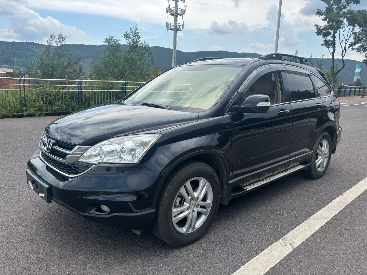 2010 2010 car image