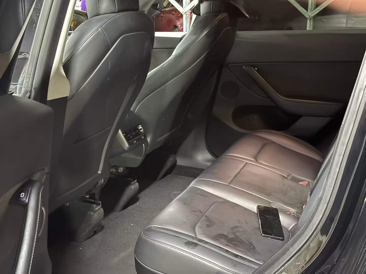 Tesla Model Y 2022 car image #4