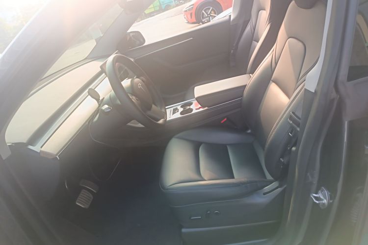 Tesla Model Y 2022 #15 Tesla Model Y 2022 car image #15