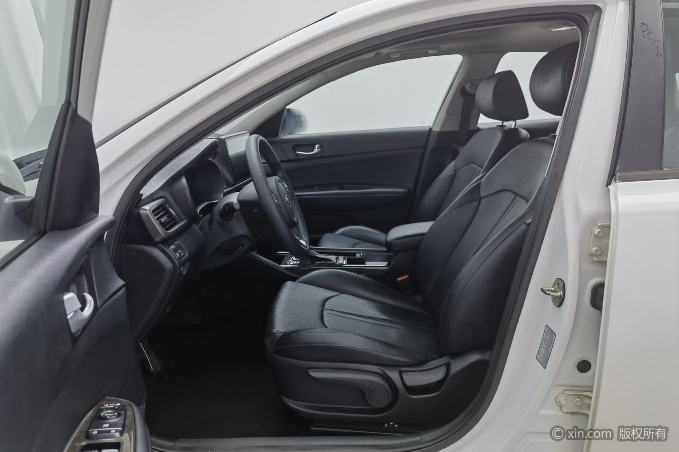 Kia K5 2016 car image #10