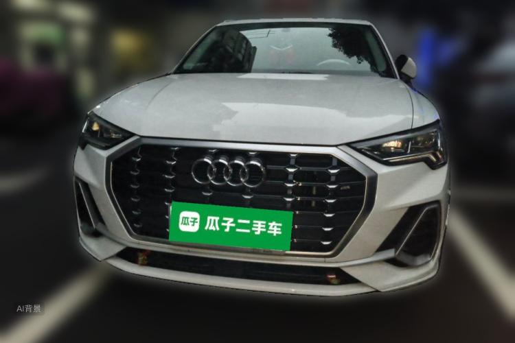 Audi Q3 2022 car image #3