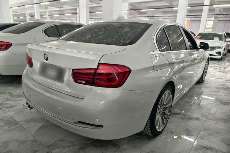 BMW 3 Series 2018 car image #5