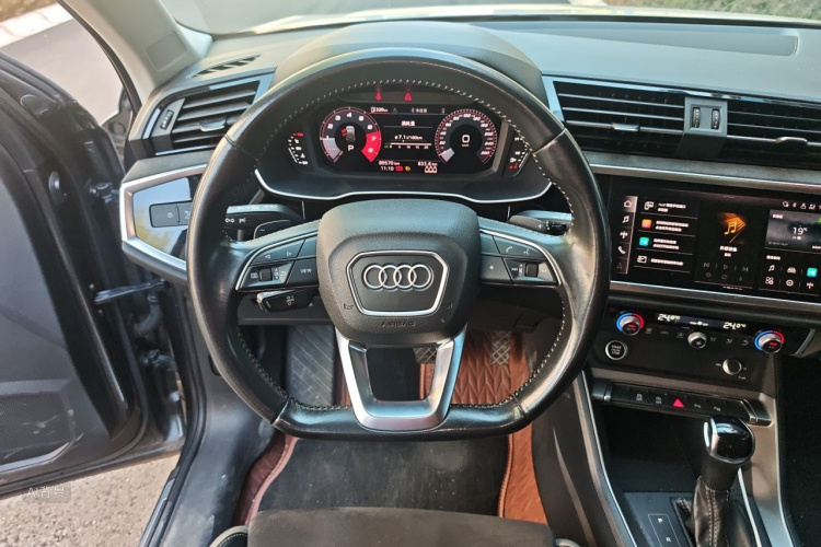 Audi Q3 2022 #12 Audi Q3 2022 car image #12