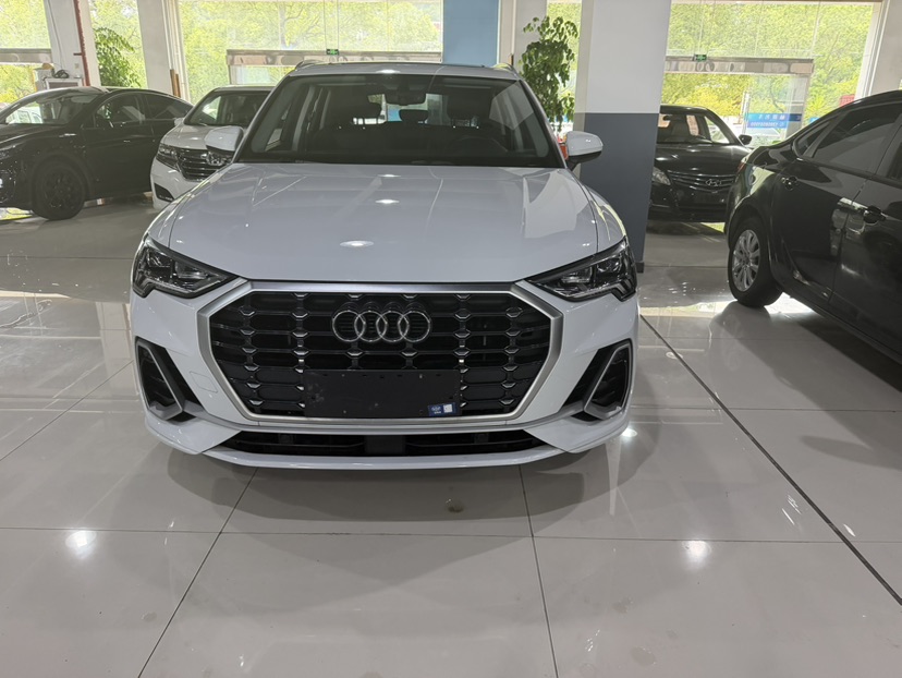 Audi Q3 2023 Audi Q3 2023 car image
