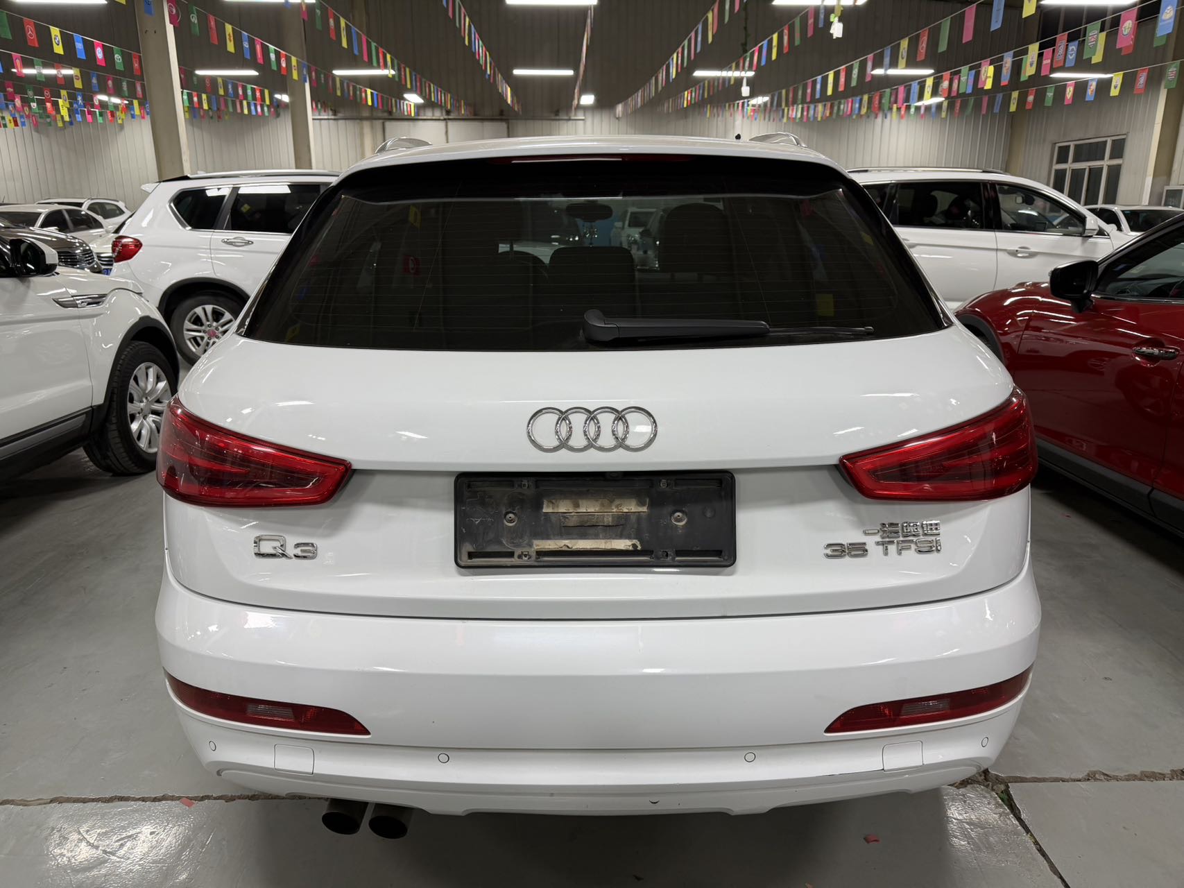 Audi Q3 2015 car image #9