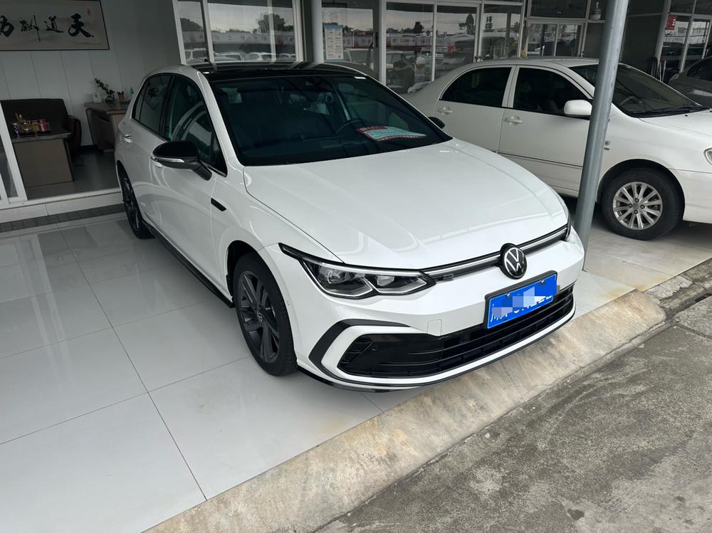 Volkswagen Golf 2024 car image #3