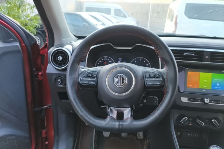 MG ZS 2017 #11 MG ZS 2017 car image #11