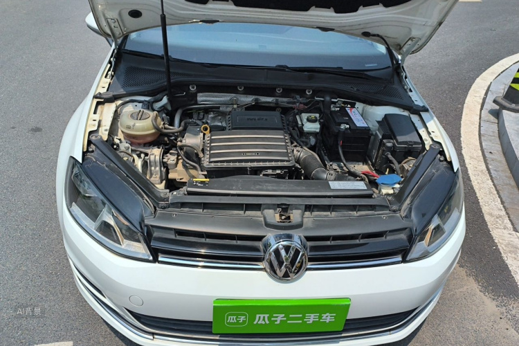 Volkswagen Golf 2017 car image #22