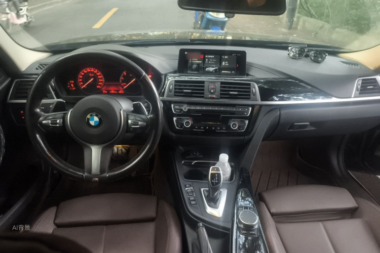 BMW 3 Series 2018 car image #11