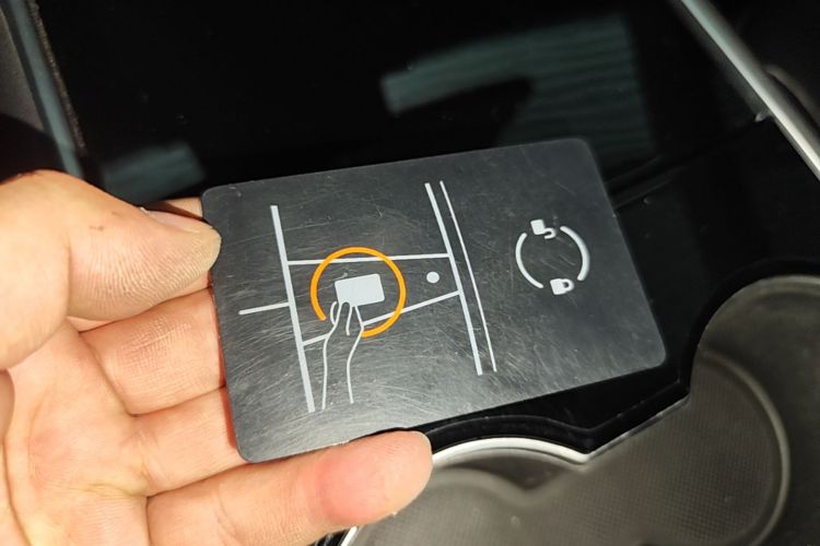 Tesla Model 3 2020 car image #9