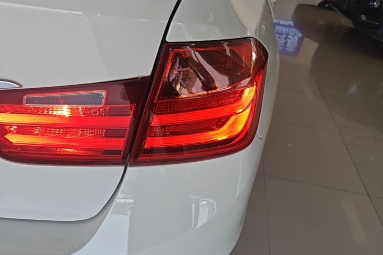 BMW 3 Series 2015 car image #8