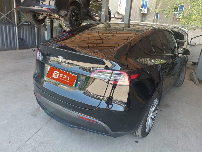 Tesla Model Y 2023 #9 Tesla Model Y 2023 car image #9