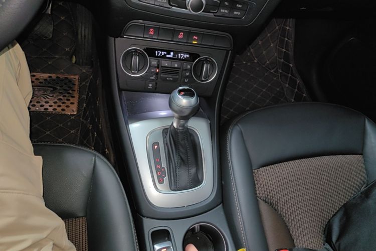 Audi Q3 2019 #14 Audi Q3 2019 car image #14