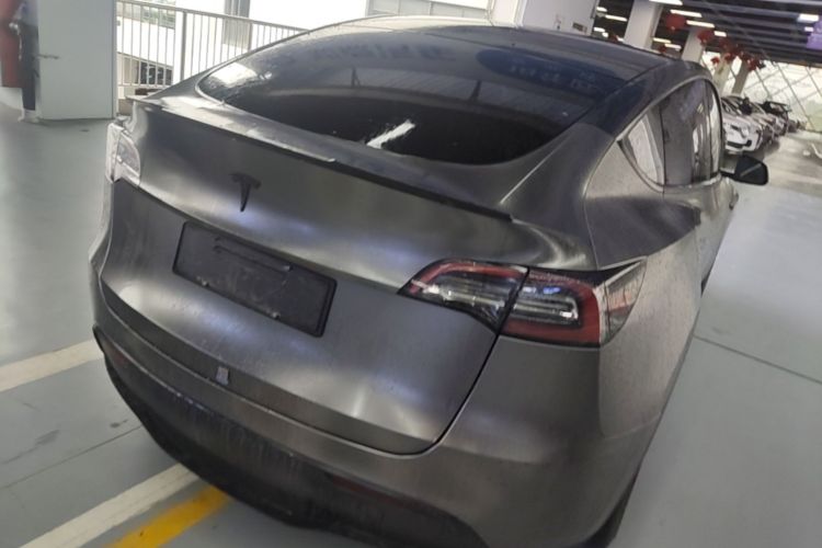 Tesla Model Y 2021 immagine di auto #7
