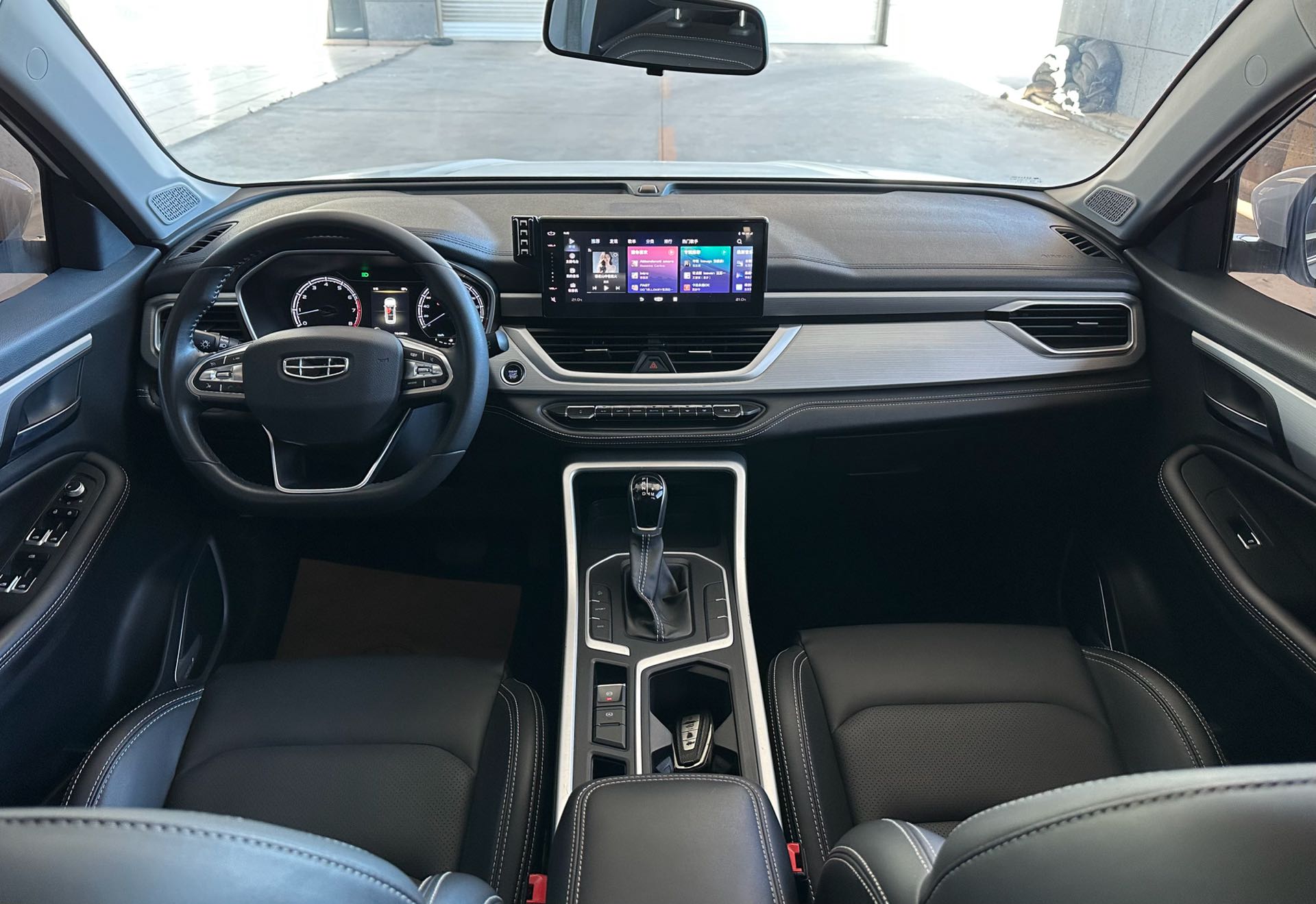 GEELY Vision X6 2021 immagine di auto #13