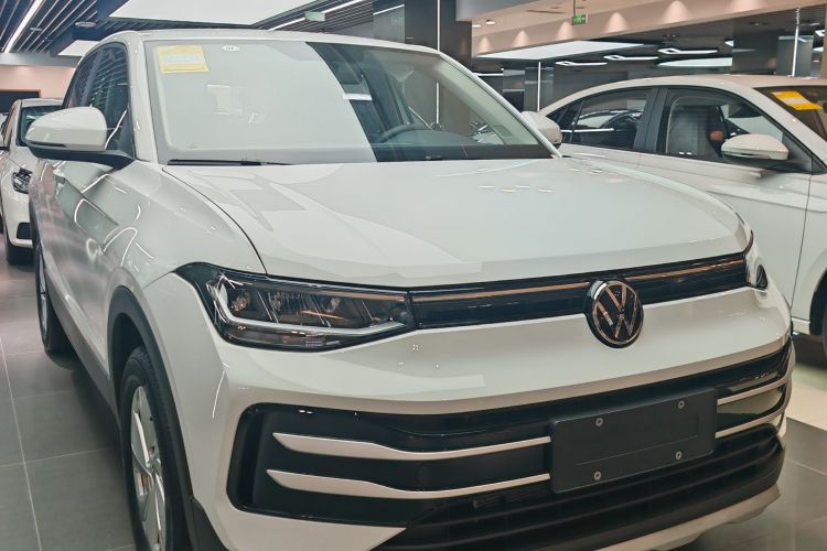 Volkswagen Tharu 2026 car image #3