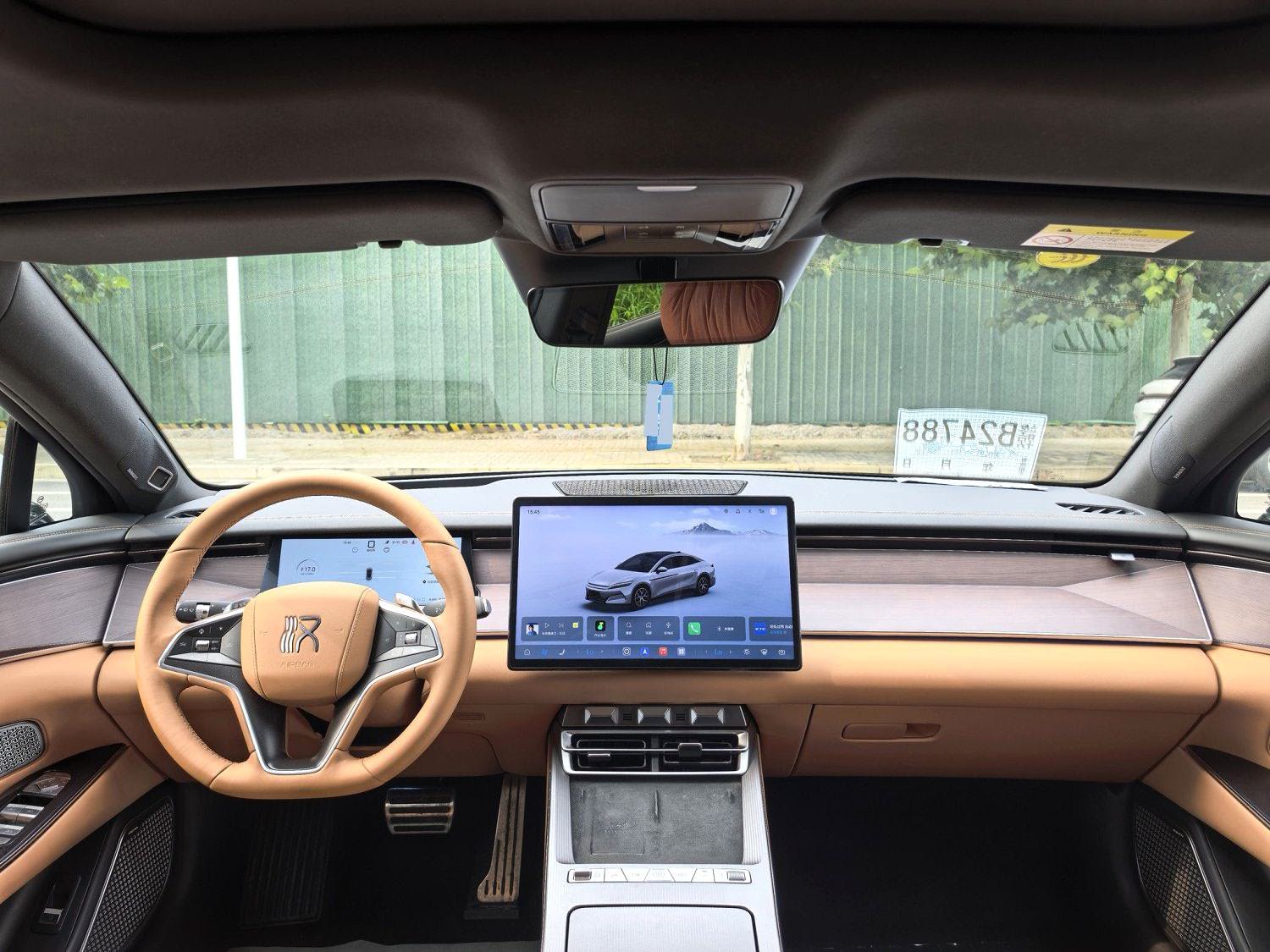 BYD HanL 2025 car image #8