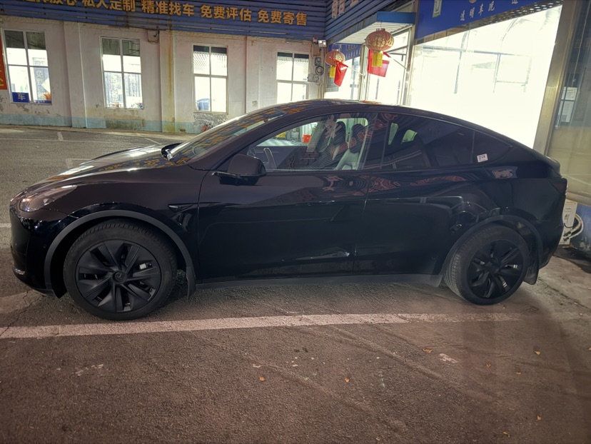 Tesla Model Y 2022 #4 Tesla Model Y 2022 car image #4