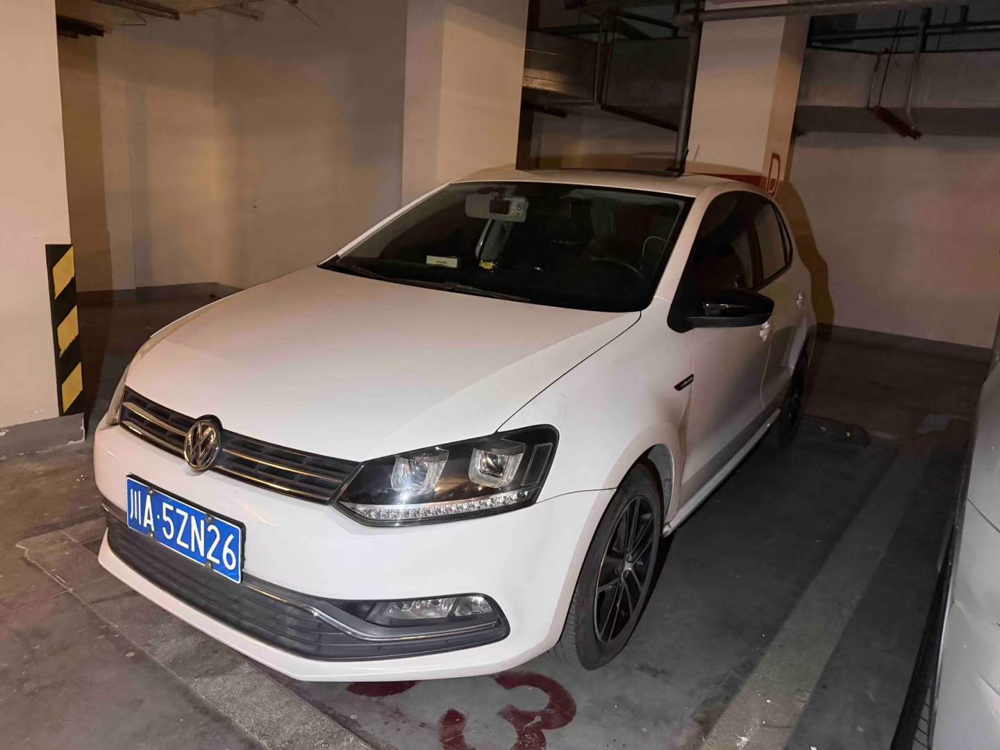 Volkswagen Polo 2014 Volkswagen Polo 2014 car image