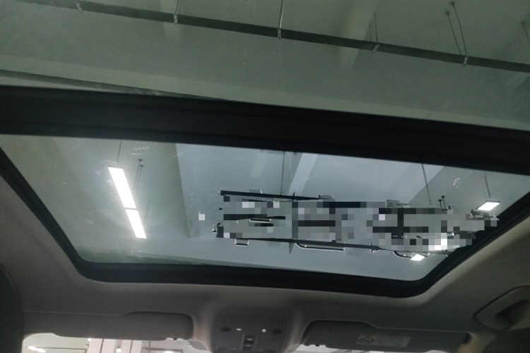 Audi Q3 2020 car image #18