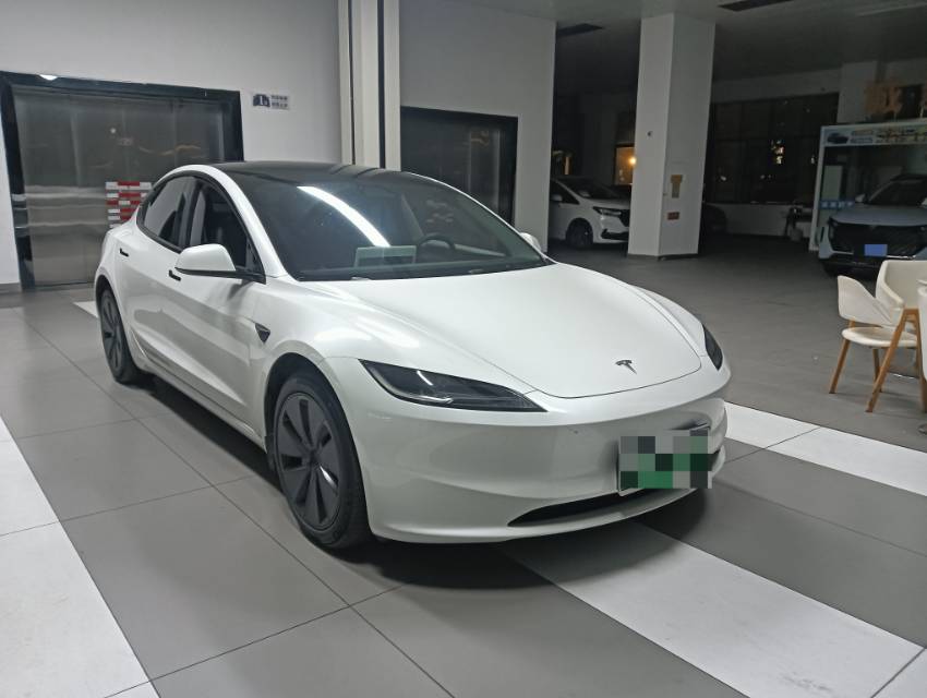 2024 #2 2024 immagine di auto #2