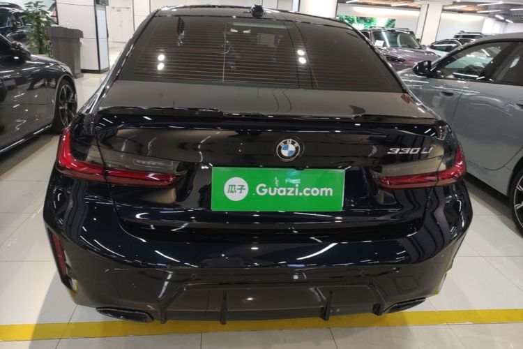 BMW 3 Series 2025 صورة سيارة #4