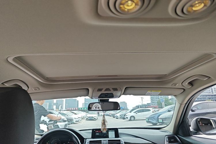 BMW 3 Series 2017 car image #20