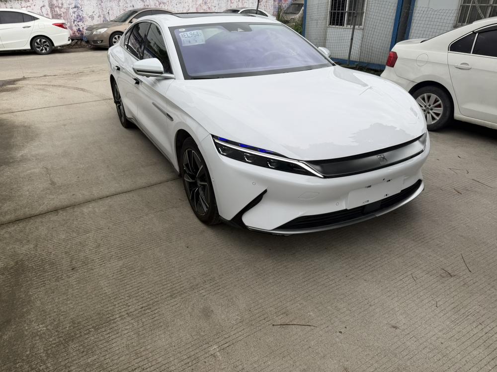 BYD Han 2022 car image #3