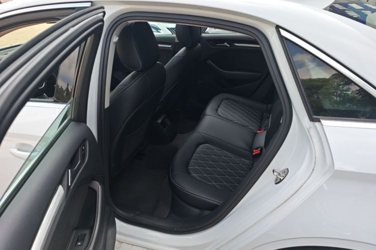 Audi A3 2016 car image #17