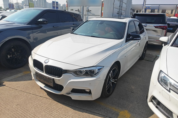 BMW 3 Series 2018 صورة سيارة #2