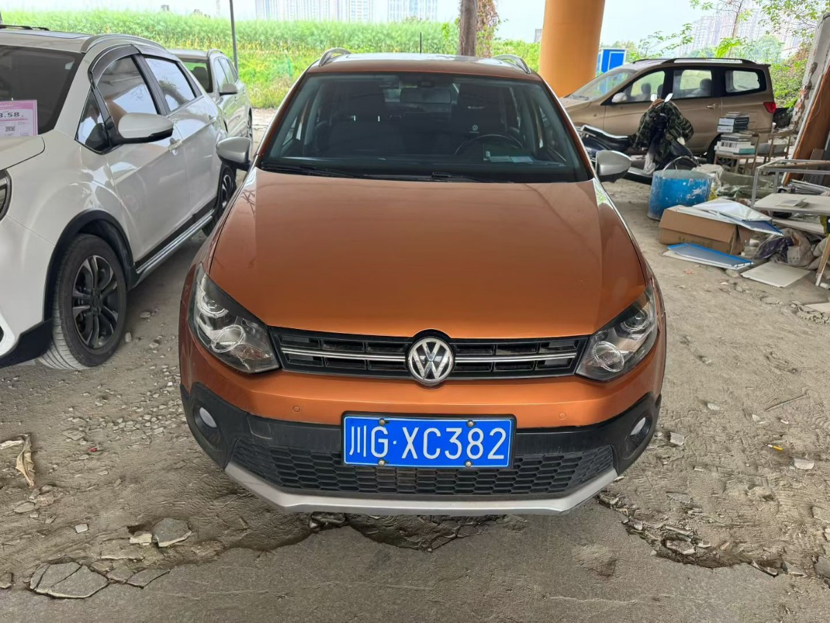 Volkswagen Polo 2016 car image #2