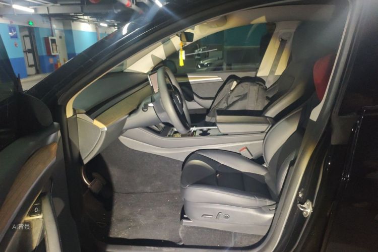 Tesla Model Y 2022 car image #17