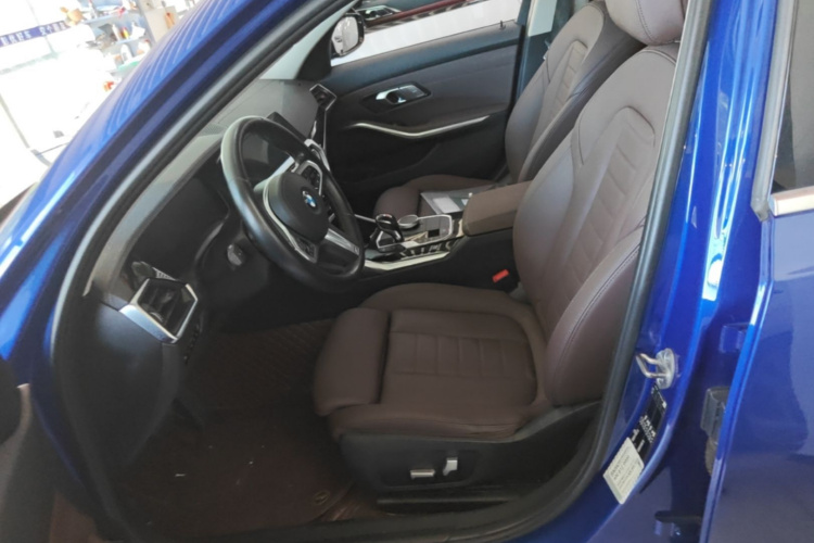 BMW 3 Series 2021 imagen de coche #15