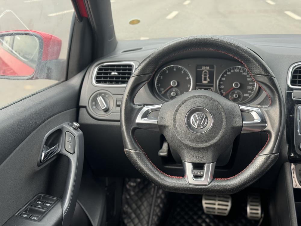 Volkswagen Polo 2014 car image #15