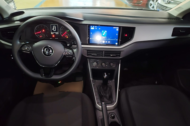 Volkswagen Polo 2021 صورة سيارة #11