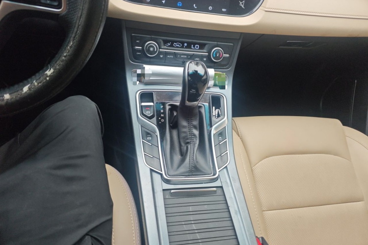 GEELY Emgrand 2019 car image #14