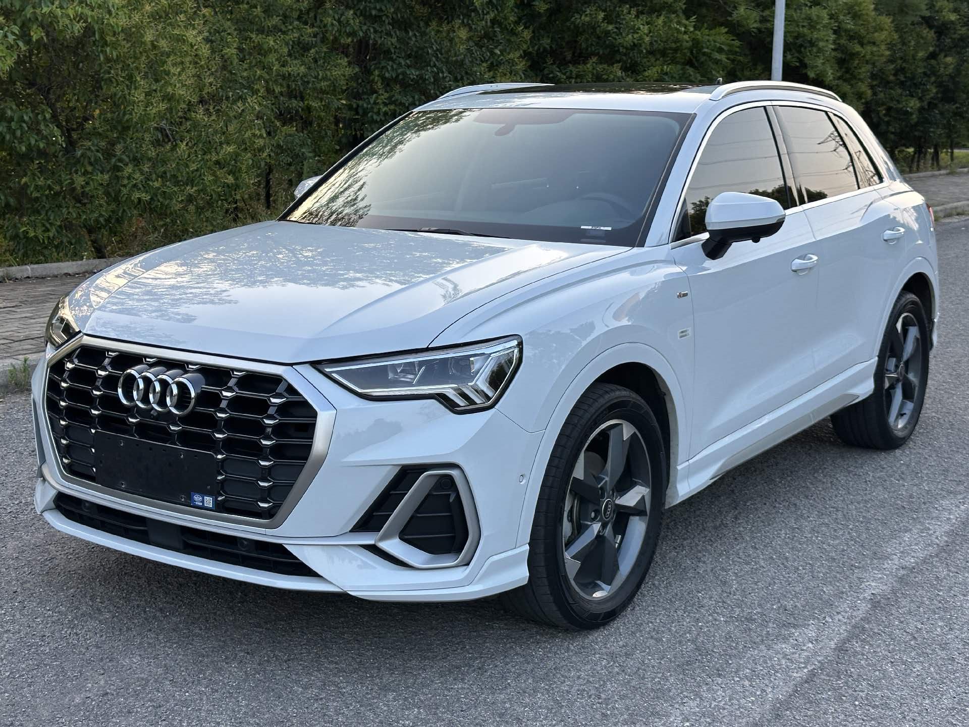 Audi Q3 2023 Audi Q3 2023 immagine di auto